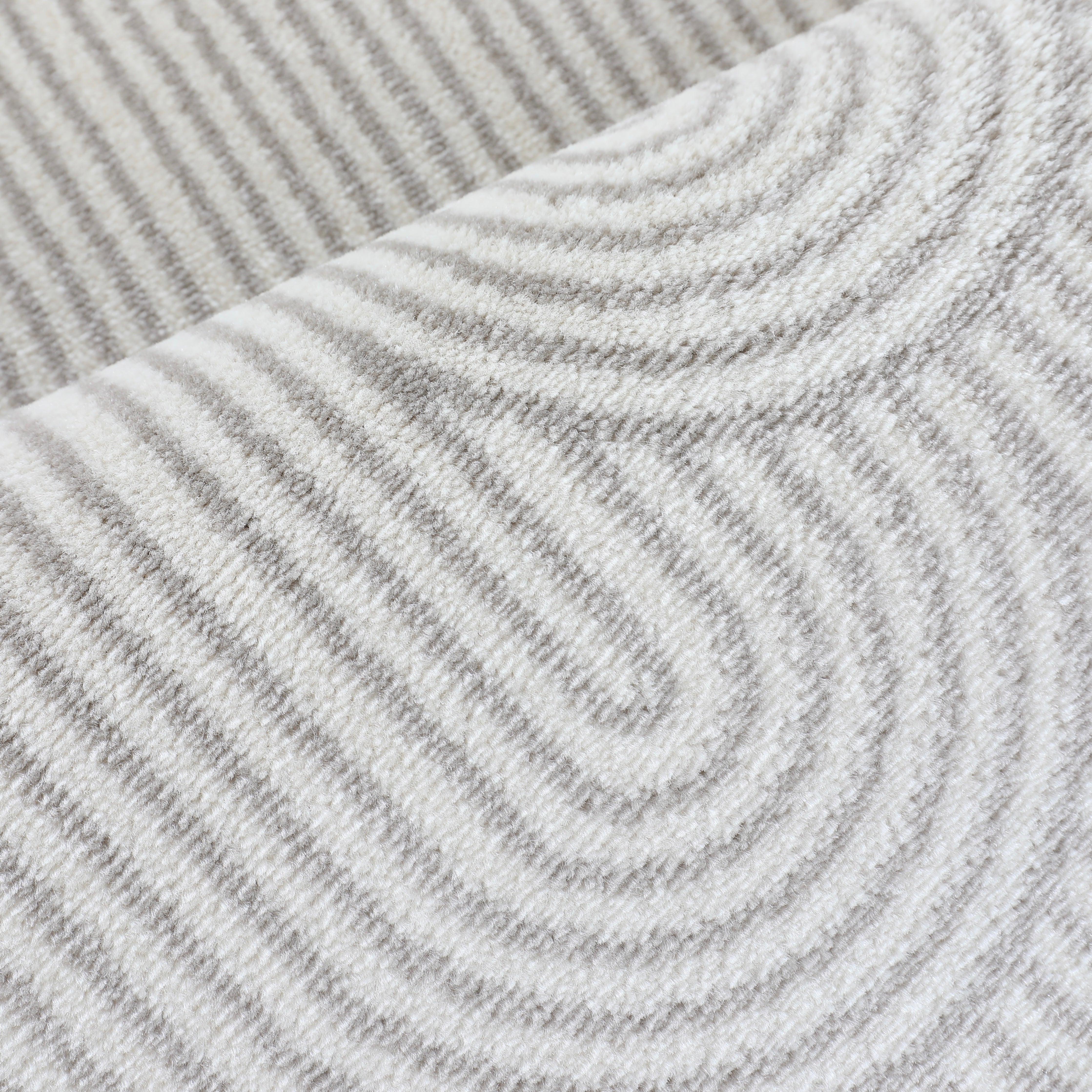 ميرا ٢.٤ * ٣.٣ م