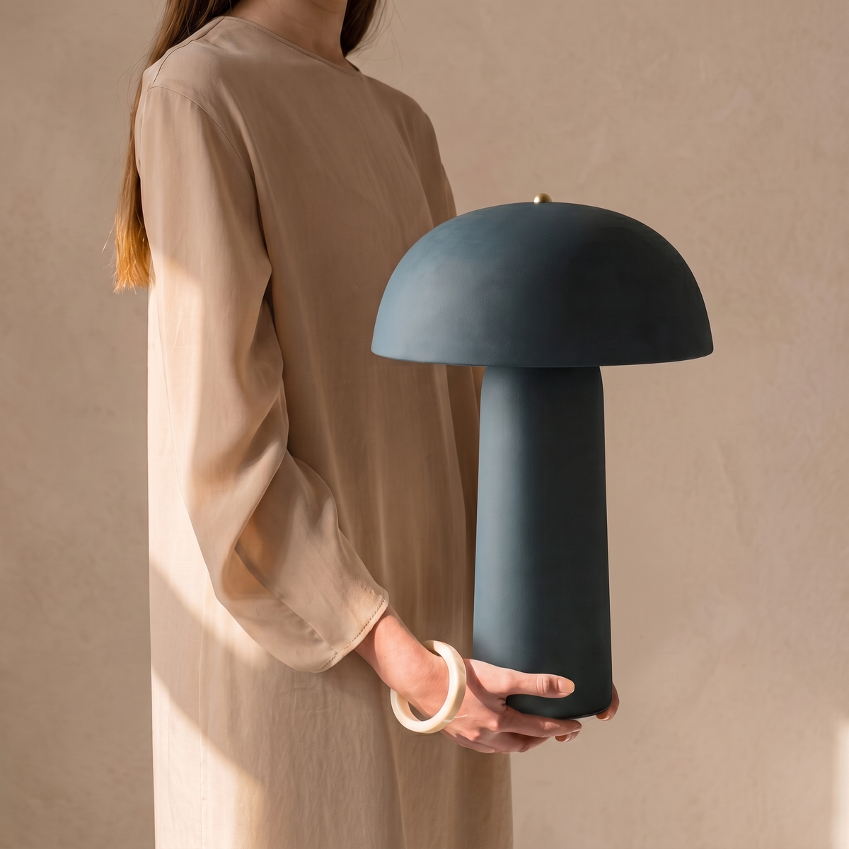 آدورا عشبي