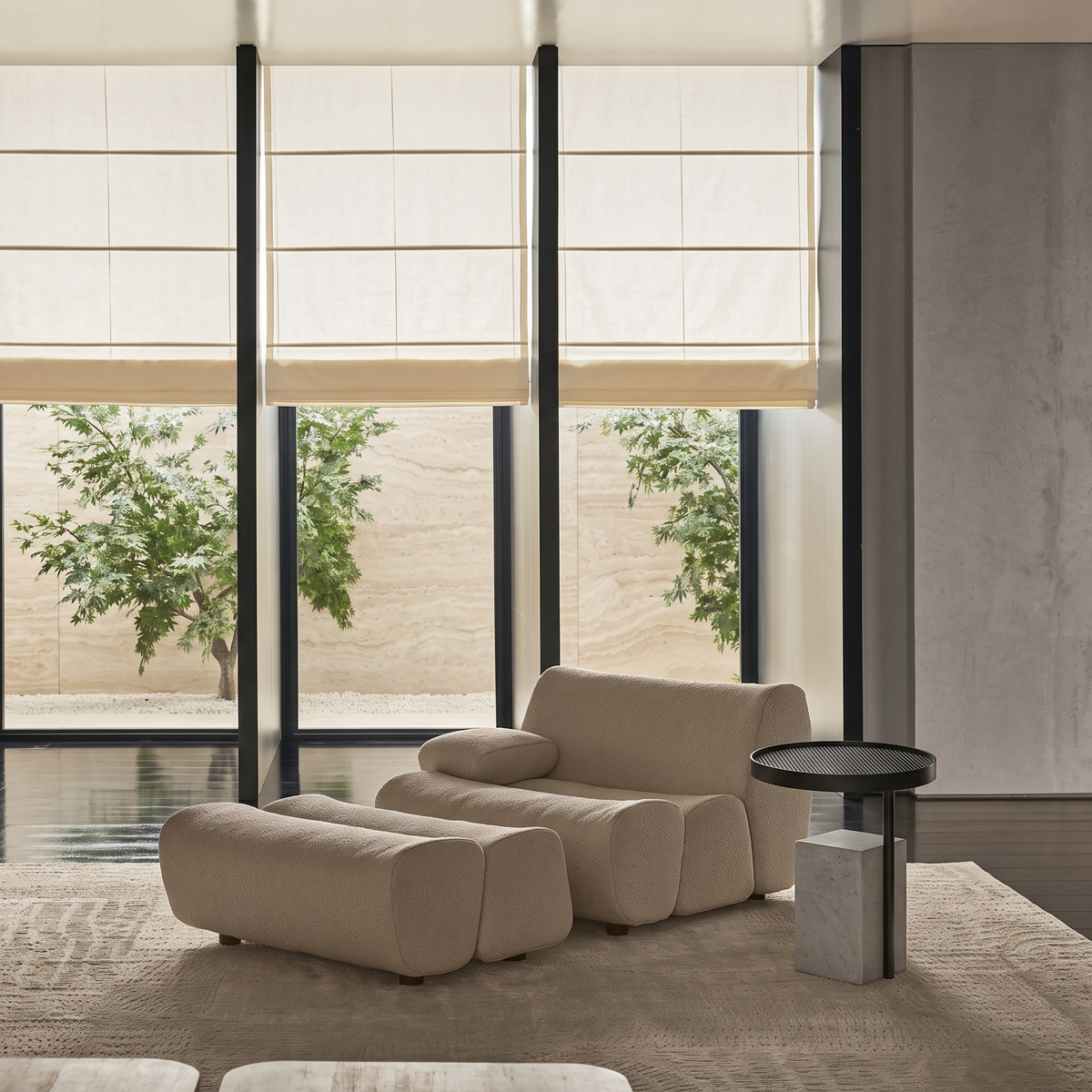 Elleganta side table, side view