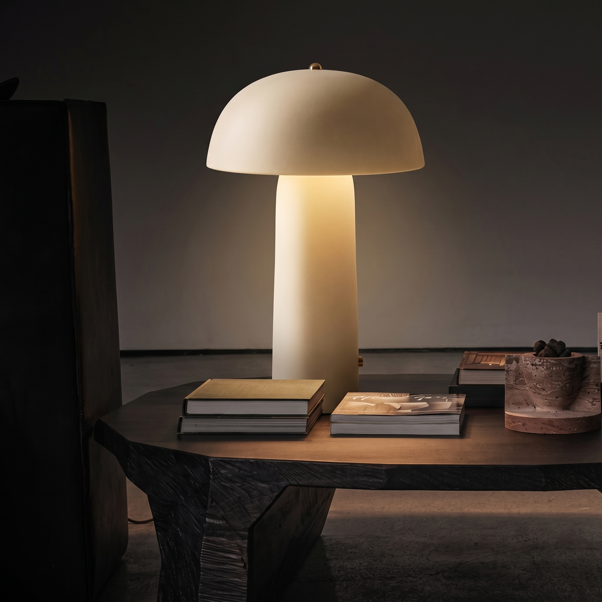 Adora Ivory table lamp, side view